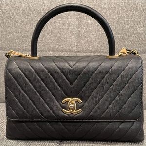Chanel Coco Handle Chevron Medium in aged gold hardware